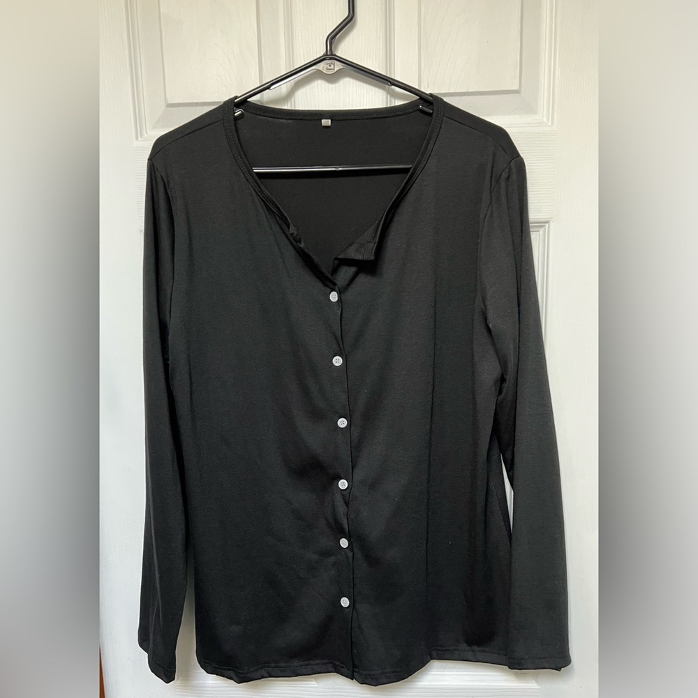 Women’s XL black button front blouse